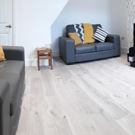 Bright & Comfy 3-bedroom Flat In Kexgill Daire *