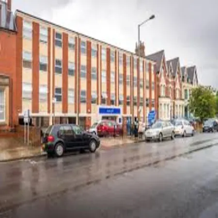 Bright & Comfy 3-bedroom Flat In Kexgill *